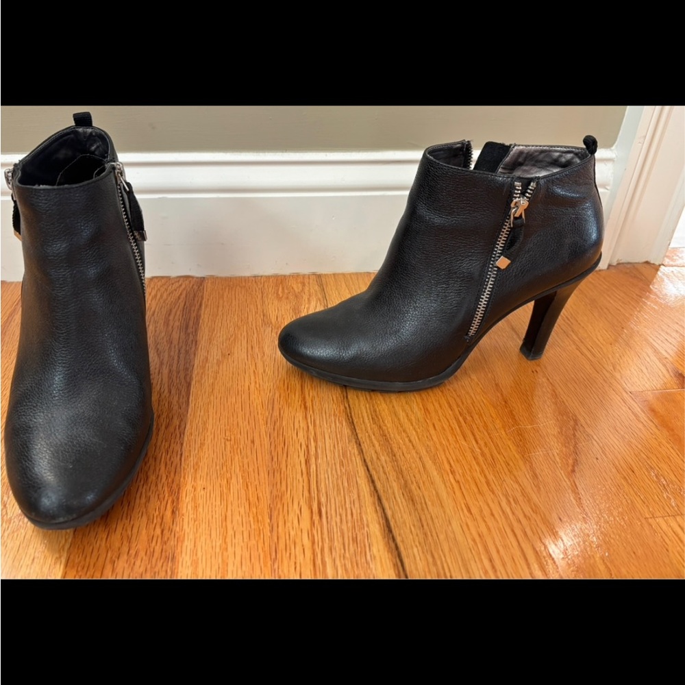 Tahari Black Leather Ankle Booties with Zipper